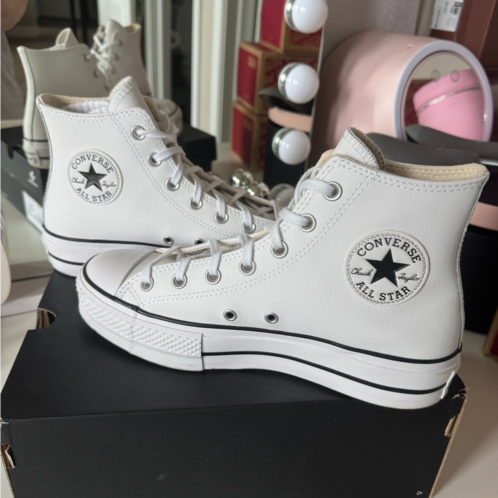 Chuck Taylor All Star Leather Platform Converse
